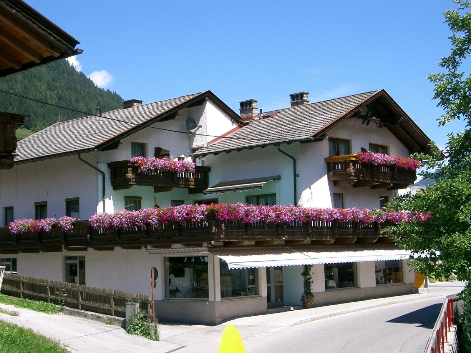 Pension Alpina Neustift Neustift im Stubaital Exterior foto